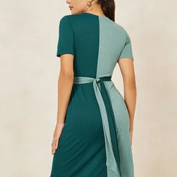 Styli Women Colorblock Twist Knot Detail Bodycon Midi Dress image 3