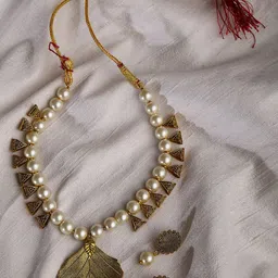 SOHI White & Gold-Plated Antique Pearl Beaded Leaf Jewellery Set image 1