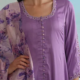 Khushal K Floral Round Neck Three-Quarter Sleeves Kurta with Trousers & With Dupatta image 4