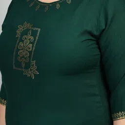 PrettyPlus by Desinoor.com Women Beads and Stones Kurta with Palazzos image 2