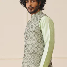 Jompers Ethnic Motifs Woven Design Mandarin Collar Sleeveless Nehru Jacket image 5