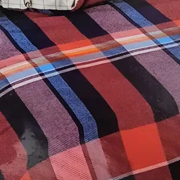 Signature Red & Blue Geometric 144 TC Queen Bedsheet with 2 Pillow Covers image 4