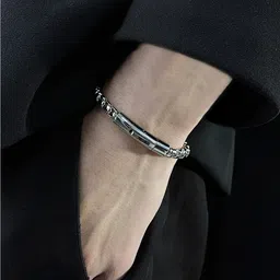 Peora Silver-Plated Link Bracelet image 3