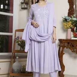Glomee Women Ethnic Motifs Yoke Design Regular Beads and Stones Pure Cotton Kurta with Trousers & With image 4