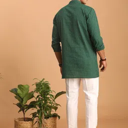 SHVAAS by VASTRAMAY Striped Mandarin Collar Pure Cotton Sustainable Kurta With Pyjamas image 5