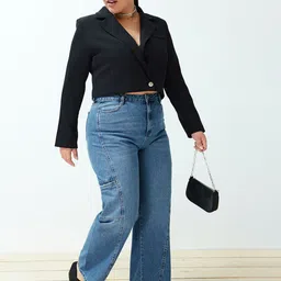 Trendyol Notched Lapel Crop Casual Blazer image 3