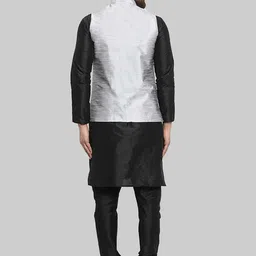 ROYAL KURTA Men Black Kurta with Churidar & Nehru Jacket image 2
