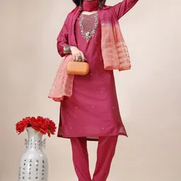 Berrylicious Embroidered Beads and Stones Chanderi Cotton Kurta & Trousers With Dupatta image 2