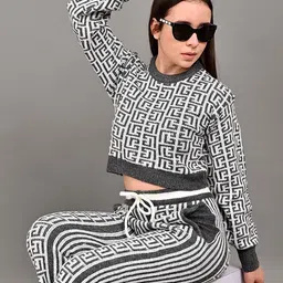 NoBarr Printed Round Neck Top & Mid-Rise Trouser Co-Ords image 3