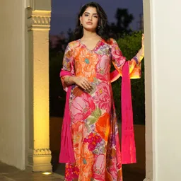 gosriki Women Cotton Blend Kurta Pant Dupatta Set-picture-10