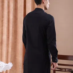 Freehand by The Indian Garage Co Men Black Solid Straight Asymmetric Fusion Kurta image 2