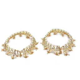 KARATCART Set Of 2 Gold-Plated & Kundan-Studded Anklets image 3