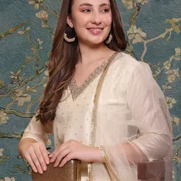 avanshee Women Chanderi Kurta Pant Dupatta Set image 5