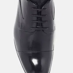 GABICCI Men Textured Leather Formal Derbys image 3