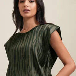 Tokyo Talkies Print Extended Sleeves Top-image-84