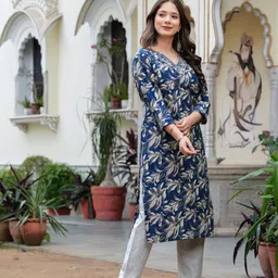 physil Women Embroidered Pure Cotton Straight Kurta image 3