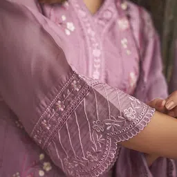 indo era Women Silk Blend Kurta Pant Dupatta Set image 5