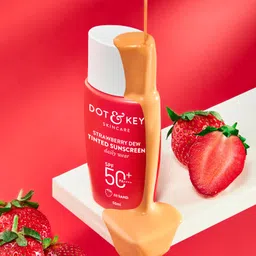 dot & key Sunscreen - SPF 50 PA++++ STRAWBERRY DEW TINTED SUNSCREEN SPF 50 PA++++ protects & perfects skin -03 SAND image 2