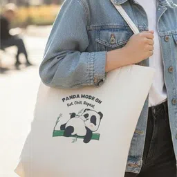 zori Women White Tote-picture-12