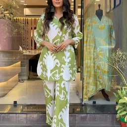 rajoriya Women Night Suit Set Green Printed image 1
