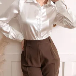 metronaut Women Regular Fit Solid Spread Collar Casual Shirt image 4