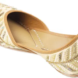 mochi Mojaris For Women image 4