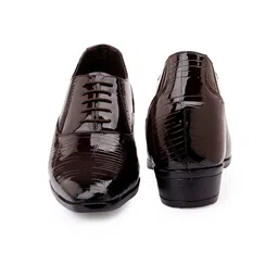 Bxxy Men Hidden Height Increasing Patent Material Formal Oxford Lace-up Party Wear Shoes. image 4
