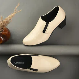 FOOTLOOSE Women Round Toe Pumps-image-24