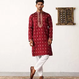Jompers Floral Embroidered Mandarin Collar Sequinned Straight Kurta with Pyjamas image 4