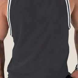 StyleCast x Revolte Men T-shirt image 4