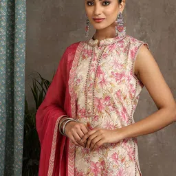 Khushal K Women Floral Printed Regular Pure Cotton Kurta with Palazzos & With Dupatta image 4