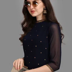 DIVASTRI Floral Embroidered Sequinned Kurta With Trouser image 5