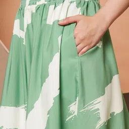 OTABU Women Printed Relaxed Flared Wrinkle Free Trousers image 2