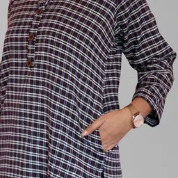 myplusfashion Women Checked Handloom Woollen Kurta image 4