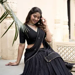 LOOKNBOOK ART Ready to Wear Lehenga & Unstitched Blouse With Dupatta image 4