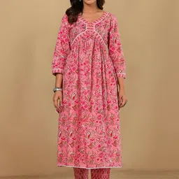 House of Pataudi Floral Printed V-Neck A-Line Kurta With Trousers & Dupatta-picture-26