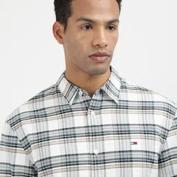 Tommy Hilfiger Men Tartan Checked Spread Collar Pure Cotton Casual Shirt image 2