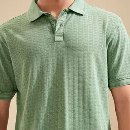 HIGHLANDER Men V-Neck Pockets Slim Fit T-shirt image 2