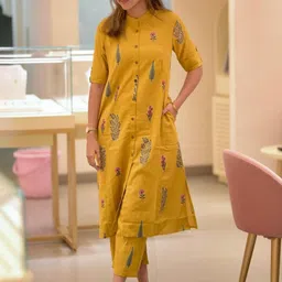 DIVASTRI Women Ethnic Motifs Printed Regular Kurta with Trousers image 2