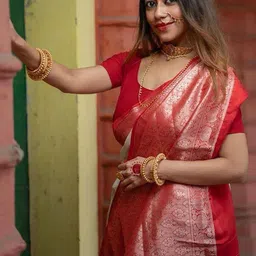 SHRIADINATH Woven Design Zari Silk Blend Handloom Saree image 4