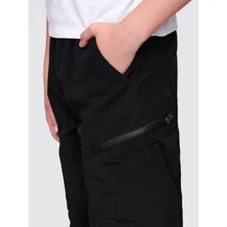 GAP Boys Relaxed Straight Fit Mid-Rise Cargo Trousers with Zipper Pockets image 5