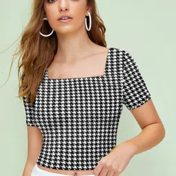 BAESD Women Geometric Printed Monochrome Square Neck Fitted Crop Top-image-24