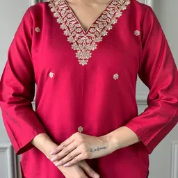 TURITY Women Floral Embroidered Regular Thread Work Chanderi Silk Kurta with Trousers & With Dupatta image 4