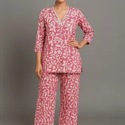 Bitterlime Women Printed Pure Cotton V-Neck Top With Trousers Co-Ords-picture-37