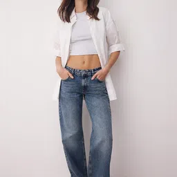 Trendyol Women Regular Fit Mid-Rise Light Fade Jeans-picture-11