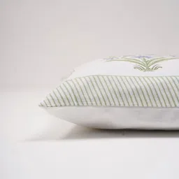 KANUSHI INDUSTRIES White & Blue Set of 5 Floral Square Cushion Covers image 2