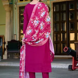 BLACK SCISSOR Floral Embroidered Sequinned Raw Silk Straight Kurta with Trousers & Dupatta image 5