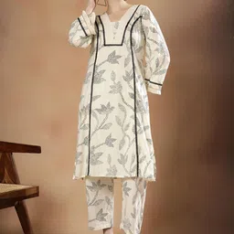 STYLEBAAZI Floral Printed V-Neck Thread Work Pure Cotton Straight Kurta with Trousers-picture-20
