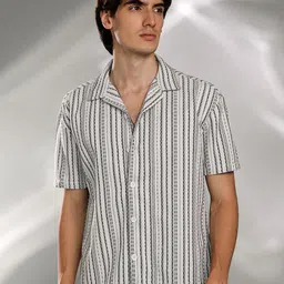Campus Sutra Men Comfort Cuban Collar Multi Striped Cotton Oversized Casual Shirt image 3