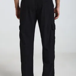 VOGAAN Men Solid Relaxed Loose Fit Mid-Rise Flat-Front Cargos Trousers image 4